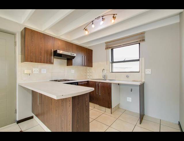 2 BEDROOM APARTMENT FOR SALE IN LONEHILL